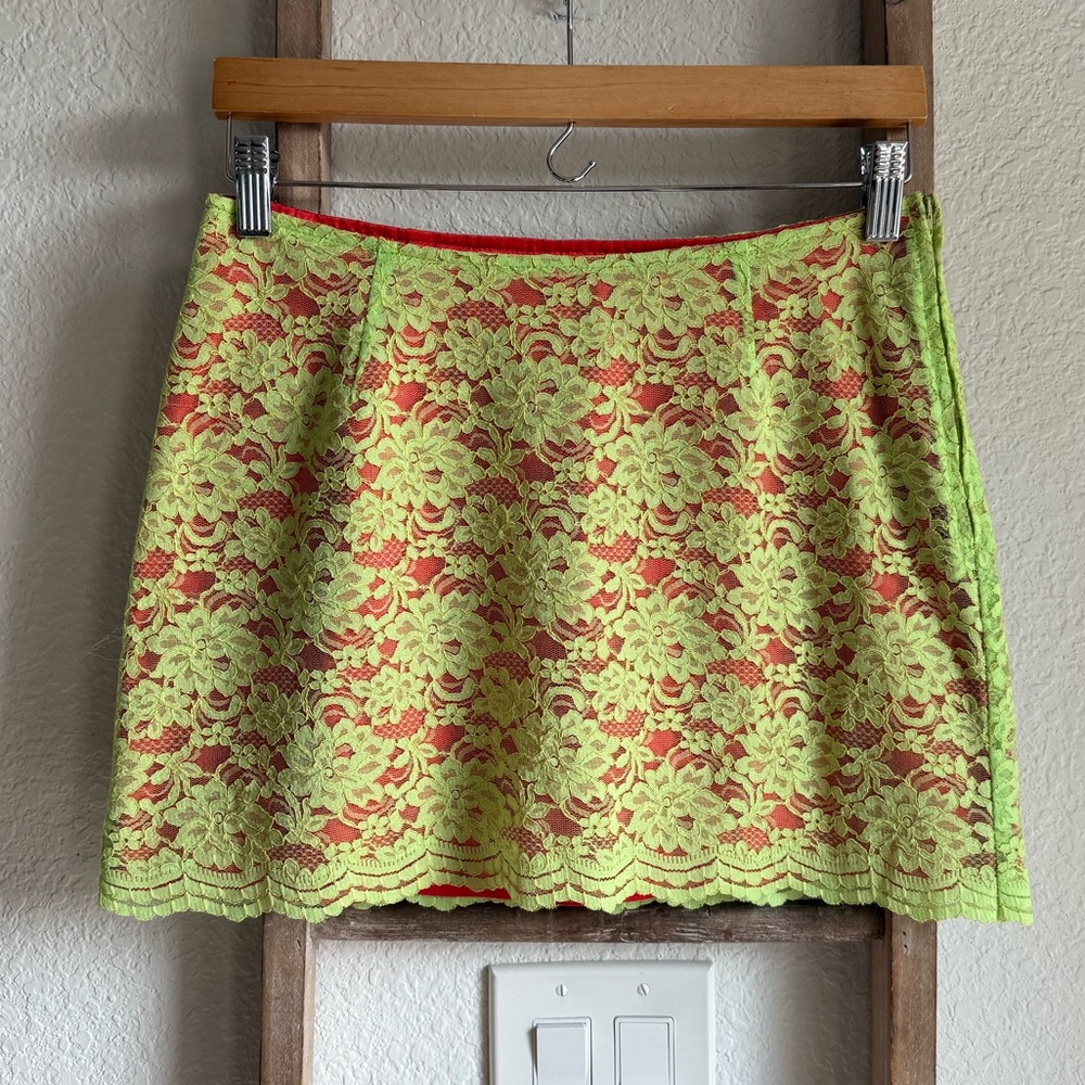Moschino Vintage Floral Lace Women Skirt - Lime Green w/ Bright Red Lining Sz: 8